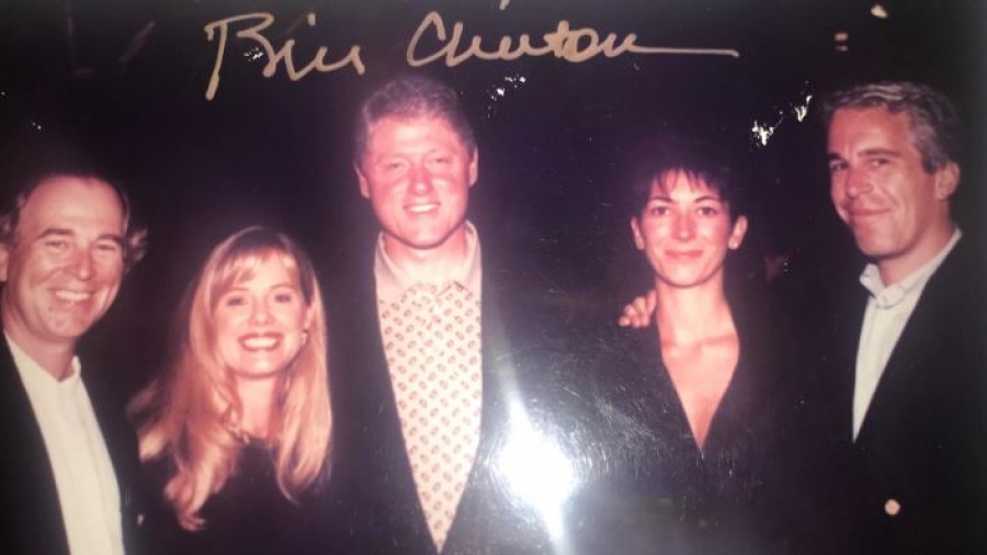 Σκάνδαλο Epstein: Φωτογραφίες - σοκ συνδέουν ονόματα φωτιά με τον νεκρό παιδεραστή – Οι σχέσεις με Clinton, Gates