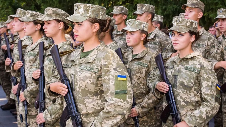 Στα όριά της η Ουκρανία - Βουλευτής προειδοποιεί για υποχρεωτική επιστράτευση των γυναικών