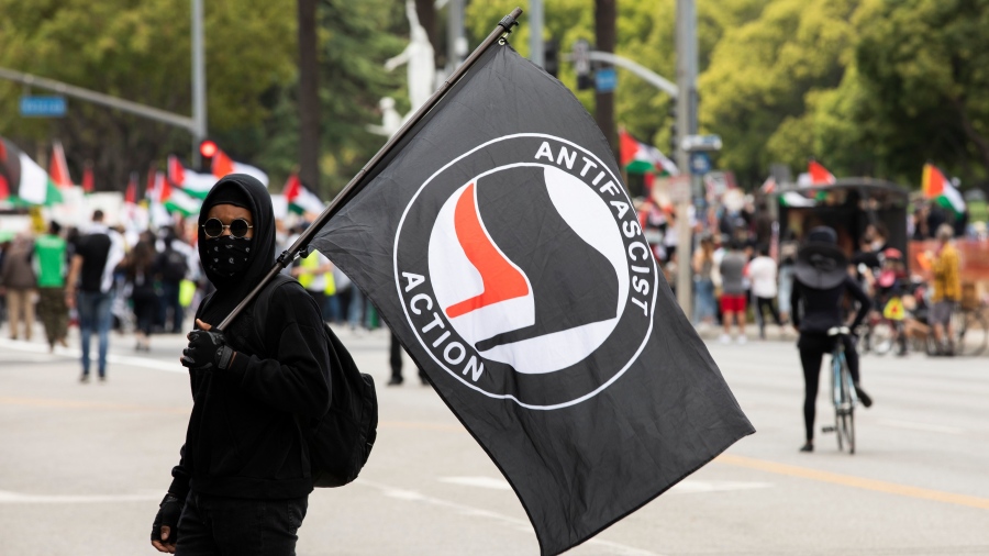 Σάλο προκαλεί το FBI - Η Antifa η μεγαλύτερη τρομοκρατική απειλή στις ΗΠΑ - Τα αναπάντητα ερωτήματα
