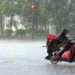 Υπουργείο Εργασίας: Σύσταση για τη λήψη μέτρων προστασίας των εργαζομένων εξαιτίας της κακοκαιρίας και τηλεργασία