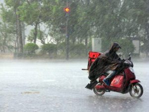 Υπουργείο Εργασίας: Σύσταση για τη λήψη μέτρων προστασίας των εργαζομένων εξαιτίας της κακοκαιρίας και τηλεργασία
