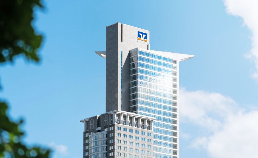 DZ Bank: Κερδισμένη στο ταμπλό, συγκρατημένη στις αξιολογήσεις η ελληνική οικονομία το 2026