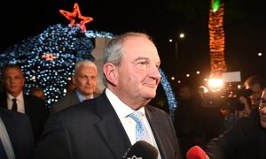 Νέα εμφάνιση Καραμανλή με πλείστα πολιτικά μηνύματα