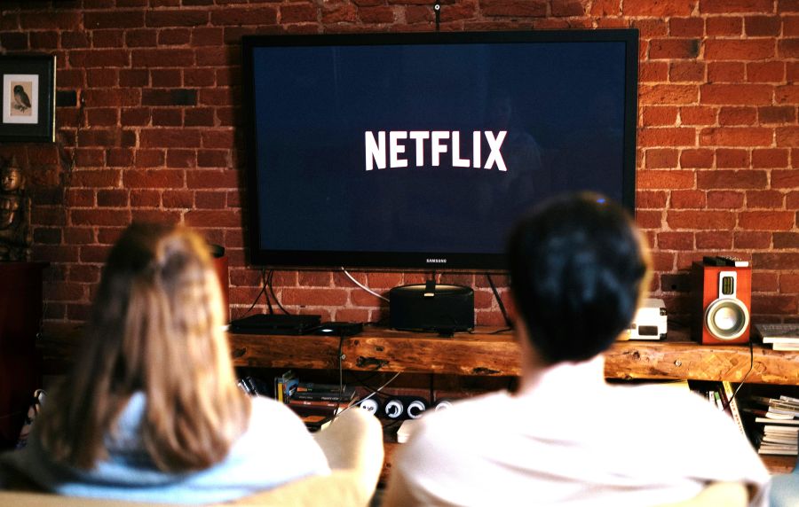 Netflix: Εξαγόρασε τη Warner Bros. έναντι 72 δισ. δολαρίων - FinanceNews.gr