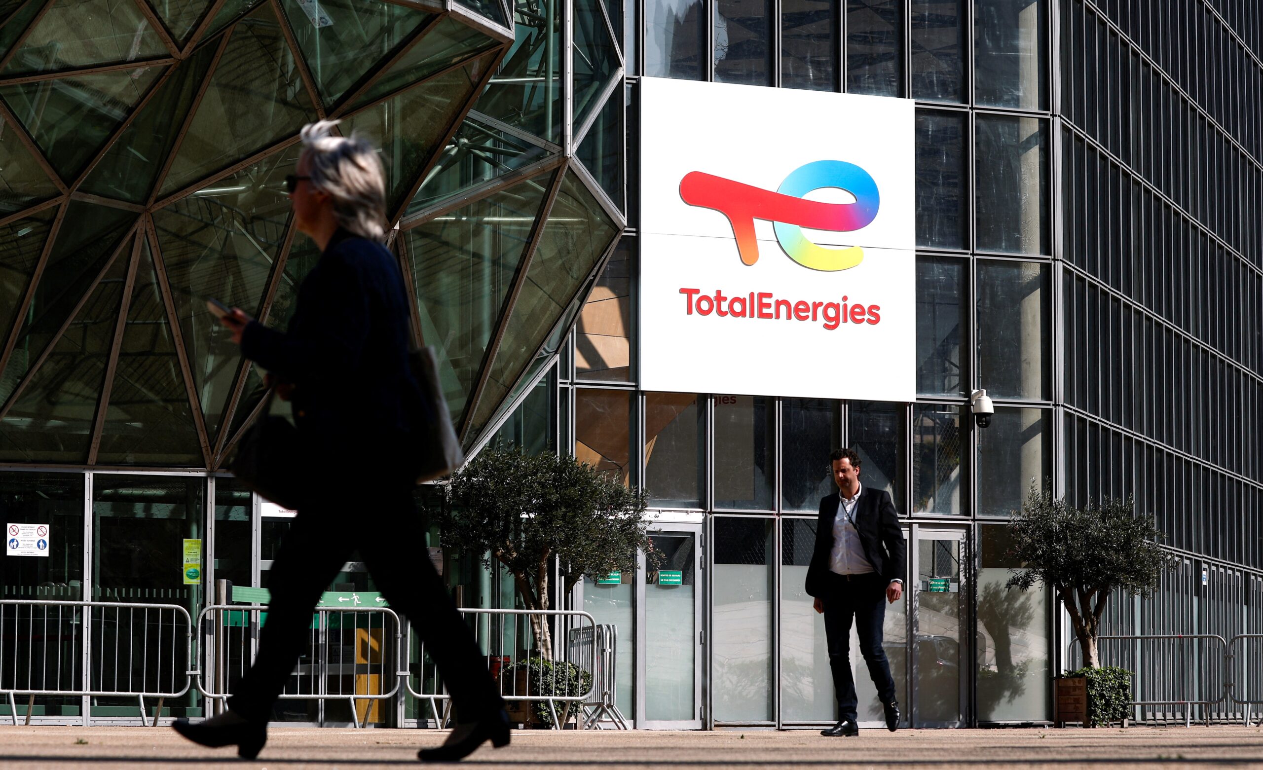 TotalEnergies: Πουλάει το 50% χαρτοφυλακίου ΑΠΕ στην Ελλάδα με 254 εκατ. ευρώ στην ισπανική Asterion Industrial