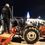 Παραλύουν οι μεταφορές: Κλειστή η εθνική οδός Αθηνών-Θεσσαλονίκης από μπλόκα - Αποκλεισμοί σε Εύζωνες και Προμαχώνα - FinanceNews.gr