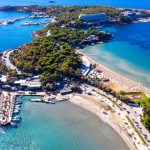 Ακτή Βουλιαγμένης: Τέσσερις οι «μνηστήρες» στη μάχη για την εμβληματική παραλία - FinanceNews.gr