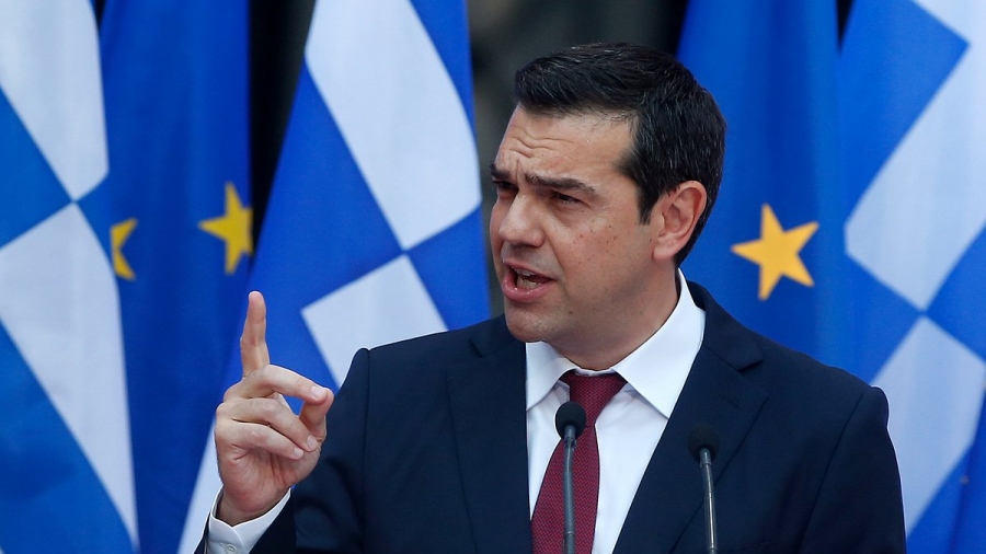 Η Ρωσία θυμάται την γραβάτα του... Τσίπρα - Η Dior του Macron και η... «έκρηξη κακοσμίας στόματος, σάπιων πορτοκαλιών»