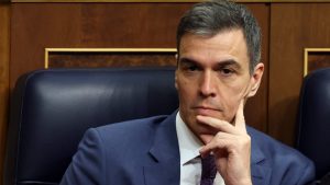 Πολιτικός σεισμός στην Ισπανία - Η ήττα των Σοσιαλιστών στην Extremadura οδηγεί σε κατάρρευση την κυβέρνηση Sánchez