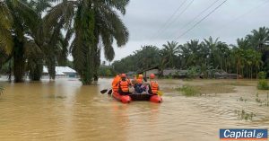 Πλημμύρες στην Ασία: Στην Ινδονησία, η οργή εντείνεται εξαιτίας της αργοπορίας της βοήθειας