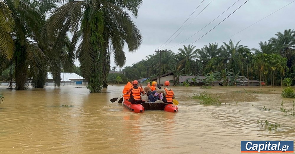 Πλημμύρες στην Ασία: Στην Ινδονησία, η οργή εντείνεται εξαιτίας της αργοπορίας της βοήθειας