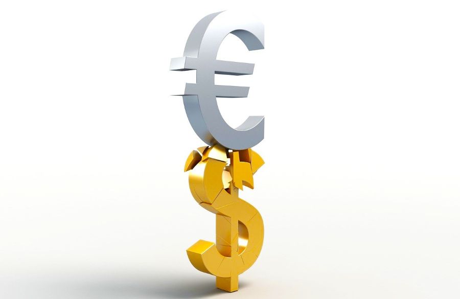 Το δολάριο οπισθοχωρεί, η στερλίνα κάνει παιχνίδι και το ευρώ νικά στα σημεία - FinanceNews.gr