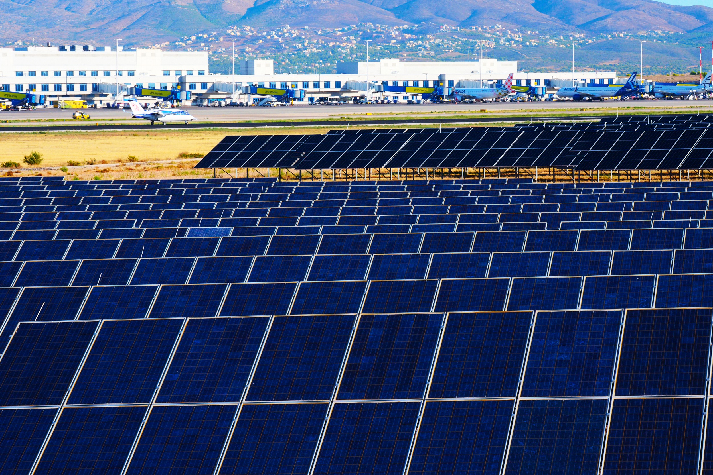 Ενεργειακά αυτάρκης στο 100% ο Διεθνής Αερολιμένας Αθηνών - FinanceNews.gr