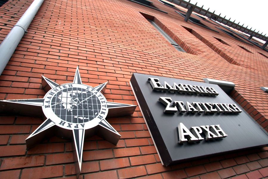 Ανεργία στο 8,2% το γ’ τρίμηνο: Πού βελτιώνεται η εικόνα και πού παραμένουν τα «βαρίδια» - FinanceNews.gr