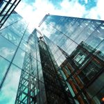 Παράταση στο πλαφόν 3% για επαγγελματικά ενοίκια: Τι αλλάζει το 2026 - FinanceNews.gr