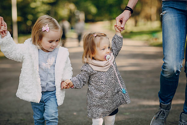Handelsblatt: «Οι μικρές ελληνικές επιχειρήσεις ή θα συγχωνευθούν ή θα κλείσουν» -Μόνο έξι εταιρείες έχουν 10.000 εργαζόμενους