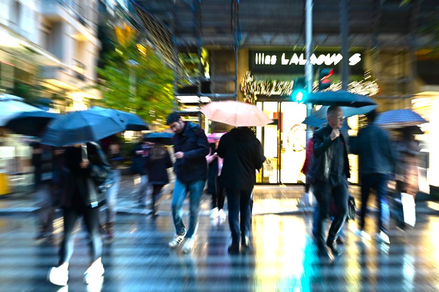 Χωρίς μετακίνηση λόγω κακοκαιρίας: Πότε ο μισθός καταβάλλεται κανονικά - FinanceNews.gr