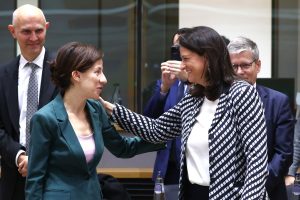 Η Κεραμέως ενημερώνει τους Υπουργούς Εργασίας της ΕΕ για την Κοινωνική Συμφωνία - FinanceNews.gr