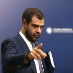 Ο Παύλος Μαρινάκης αποκαλύπτει το δίλημμα της κυβέρνησης για τις πληρωμές αγροτών - FinanceNews.gr