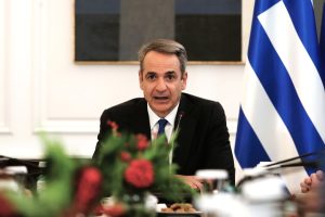 Αυστηρό μήνυμα Μαξίμου για τα μπλόκα ενόψει Χριστουγέννων: «Δεν υποχωρούμε σε πιέσεις»