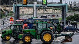 Κλιμακώνονται οι αγροτικές κινητοποιήσεις – «Crash test» ο πιθανός αποκλεισμός σήμερα του λιμανιού Βόλου - FinanceNews.gr