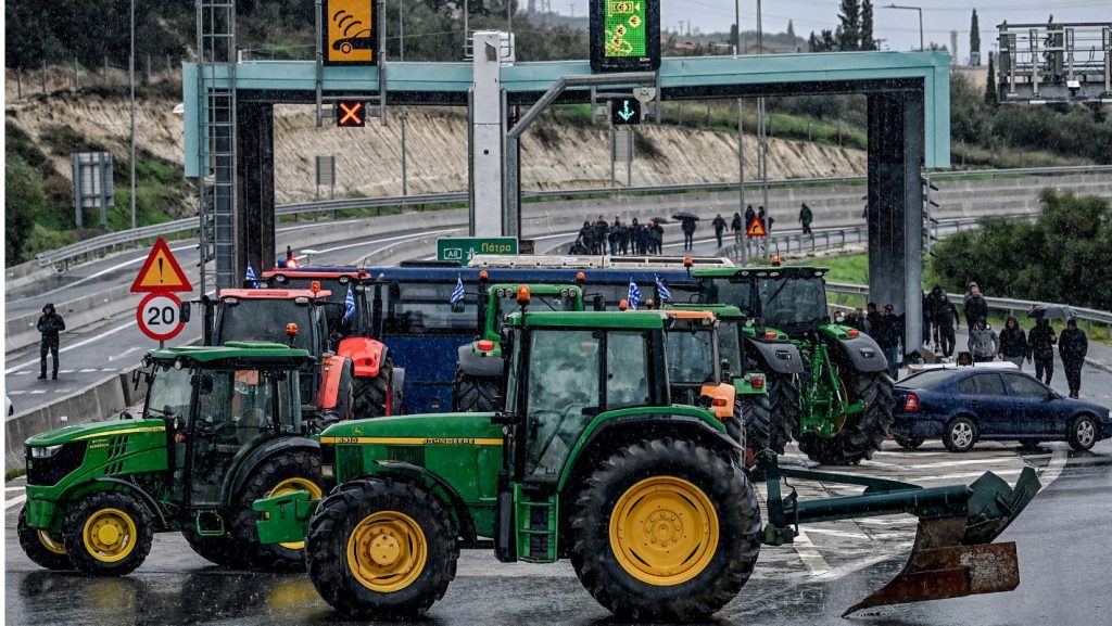 Κλιμακώνονται οι αγροτικές κινητοποιήσεις – «Crash test» ο πιθανός αποκλεισμός σήμερα του λιμανιού Βόλου - FinanceNews.gr