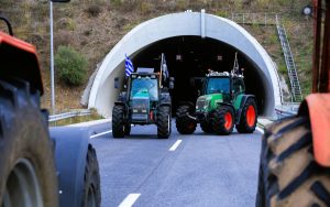 Αγρότες: 18 μπλόκα λένε «ναι» στον διάλογο, οι υπόλοιποι διατηρούν τις κινητοποιήσεις