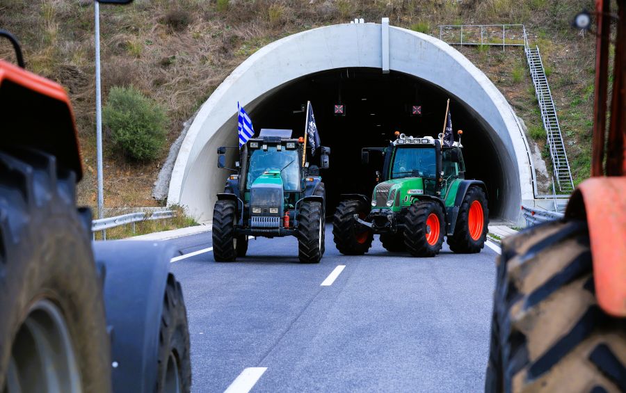 Αγρότες: 18 μπλόκα λένε «ναι» στον διάλογο, οι υπόλοιποι διατηρούν τις κινητοποιήσεις
