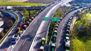 Μπλόκα αγροτών: Παρέμβαση ΣΕΤΕ για άμεση αποκατάσταση της κυκλοφορίας εν μέσω εορτών