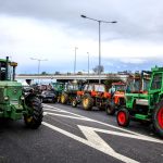 Λάρισα: «Φρακαρισμένη» η Αθηνών-Θεσσαλονίκης στη Νίκαια - Κρίσιμη συνέλευση αγροτών - FinanceNews.gr