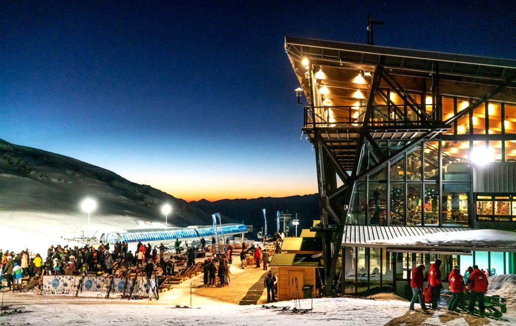 Ανοίγει η σεζόν στα χιόνια: Παρνασσός και Καϊμάκτσαλαν σε πλήρη ετοιμότητα