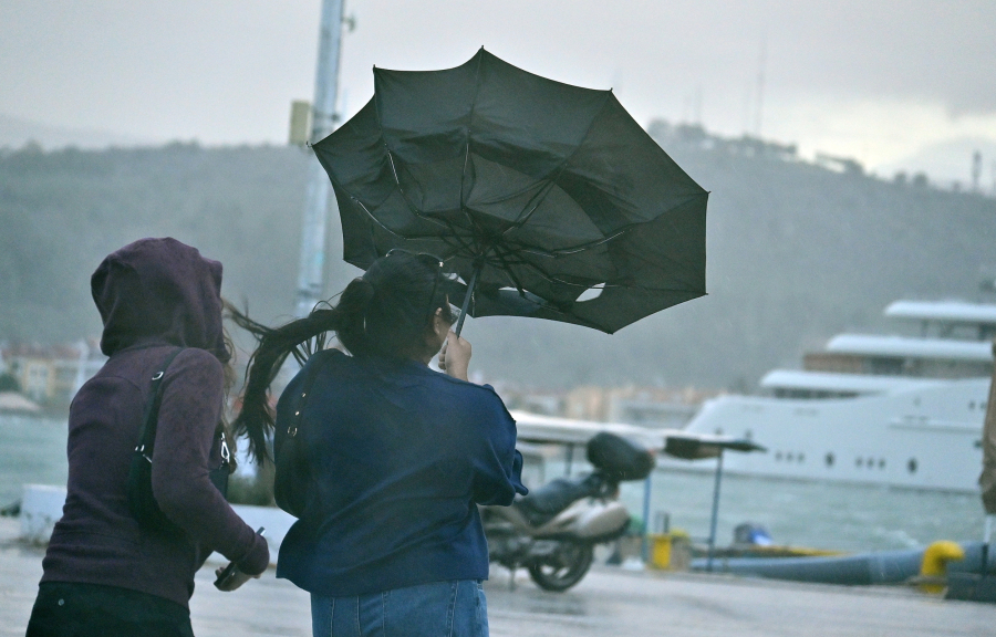 Καιρός - ΕΜΥ: Ξεκίνησε η επέλαση της κακοκαιρίας Kristin (live)
