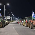 Οι αγρότες της Αιτωλοακαρνανίας έκλεισαν τον κόμβο της Ιόνιας Οδού στο Χαλίκι