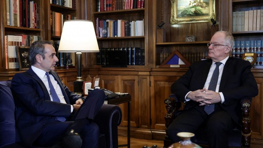 Μητσοτάκης σε Τασούλα: Να πρυτανεύσει η λογική και ο διάλογος για να αποφύγουμε τα χειρότερα στις σχέσεις ΕΕ - ΗΠΑ