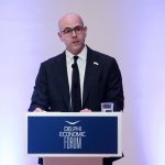 Σημαντική παρέμβαση Steven Miran (Fed) στους Δελφούς: Η Ελλάδα «φάρος» για την οικονομία του Trump - Γιατί η Lagarde δεν είναι Powell