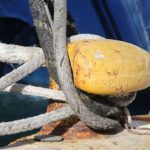 Ισχυροί άνεμοι κρατούν δεμένα τα πλοία – Απαγορευτικό απόπλου σε βασικά λιμάνια