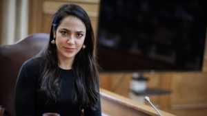 Μιχαηλίδου: Ανοίγουν τα κλειστά σπίτια - Έως 46.000 ευρώ σε οικογένεια με δύο παιδιά η ενίσχυση για την ανακαίνιση