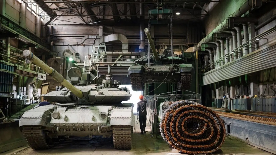 Συνεχίζεται το «ντιμπέιτ των τανκς» στη Ρωσία - Αναλυτές προειδοποιούν ότι είναι πλέον άχρηστα