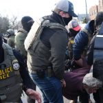 Στοχοποιούν τον Trump - Παρέμβαση Altman (OpenAI) και Cook (Apple) για τη δράση του ICE