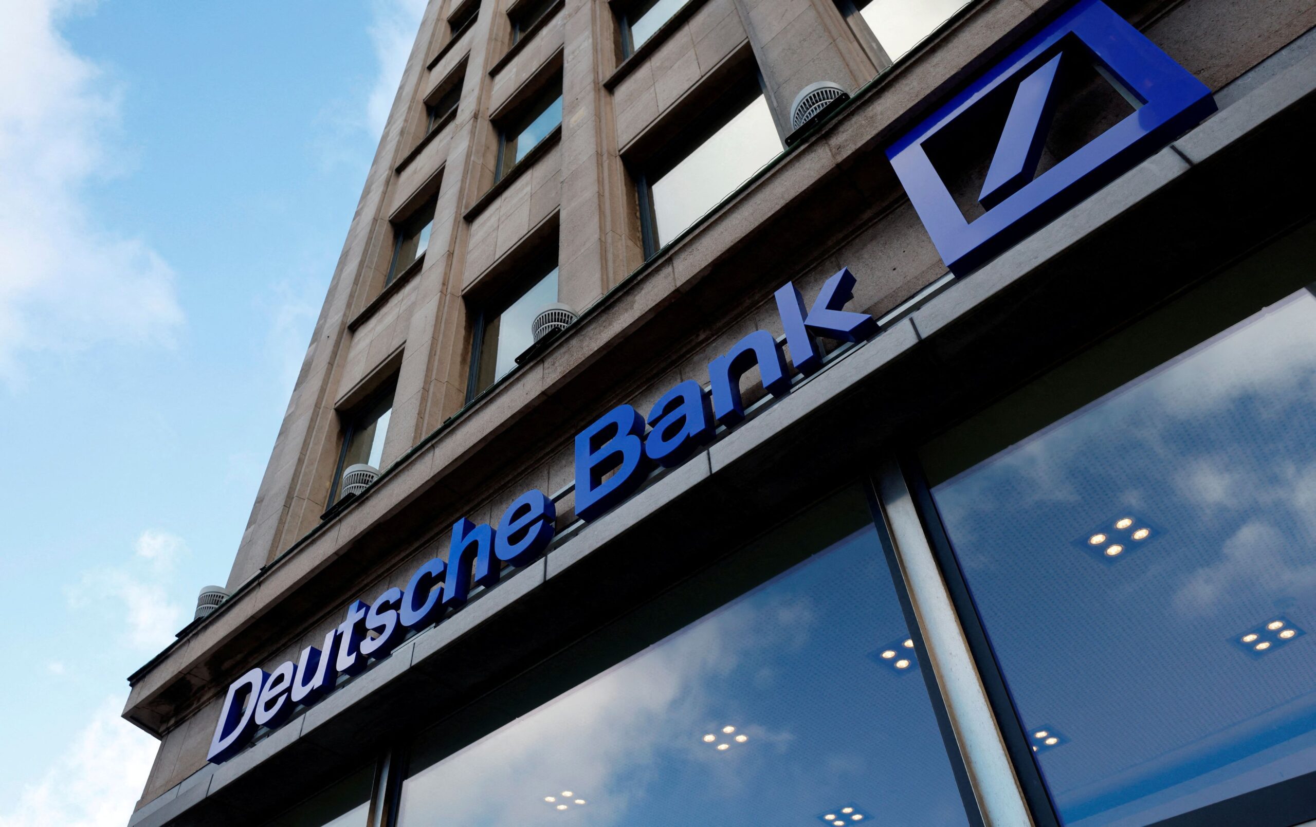 Κρίση ΗΠΑ – ΕΕ στη Γροιλανδία: Καμπανάκι Deutsche Bank για πτώση του ευρώ - Financial Report