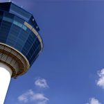 Το αόρατο ρίσκο στις επικοινωνίες πτήσεων: Τι έδειξε το πόρισμα για το FIR Αθηνών