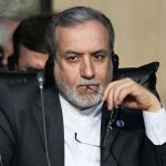 Με το δάχτυλο στη σκανδάλη το Ιράν, σε διπλωματικό ρόλο η Άγκυρα: Στην Τουρκία ο Αραγτσί