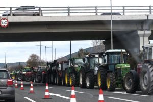 Αγρότες: Κλιμακώνουν με 48ωρους αποκλεισμούς - Τι αποφάσισαν στα Μάλγαρα