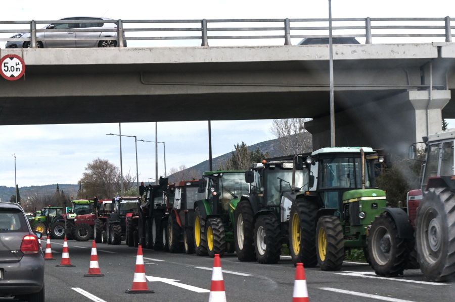 Αγρότες: Κλιμακώνουν με 48ωρους αποκλεισμούς - Τι αποφάσισαν στα Μάλγαρα