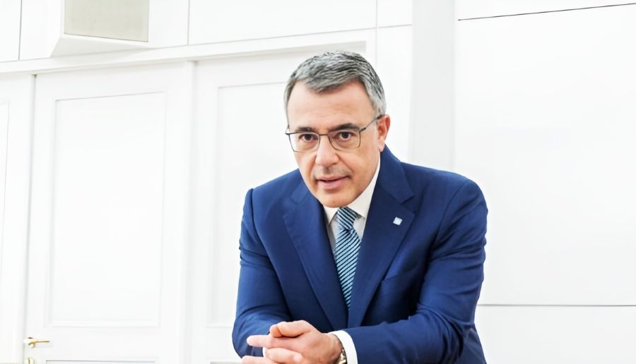 Alpha Bank: Αυξάνει στο 29,8% το άμεσο ποσοστό της η UniCredit