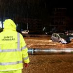 Χάος στη Γλυφάδα - Νεκρή γυναίκα από την κακοκαιρία - Χείμαρροι παρασέρνουν αμάξια, εγκλωβίστηκε λεωφορείο