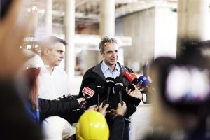 Ηράκλειο: Υπογράφηκε η σύμβαση για τα συστήματα αεροναυτιλίας στο Καστέλι