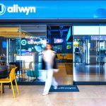 Από τον ΟΠΑΠ στην Allwyn: Τα πρώτα καταστήματα Allwyn είναι γεγονός (φωτό&video)