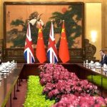 Στάρμερ στο Πεκίνο: «Restart» με Σι Τζινπίνγκ και νέο οικονομικό παζάρι Βρετανίας–Κίνας