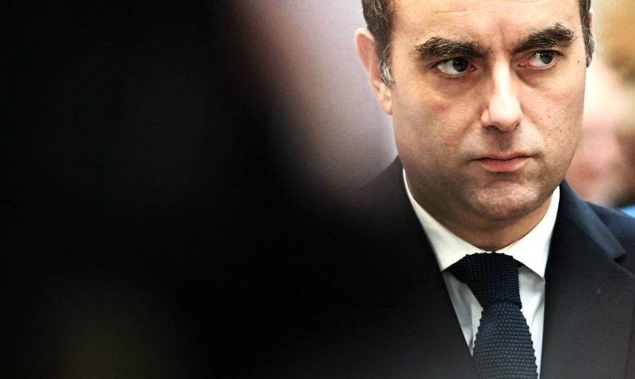 Γαλλία: Ο Λεκορνί «περνά» τον προϋπολογισμό 2026 χωρίς ψηφοφορία - Νέος γύρος πολιτικής έντασης